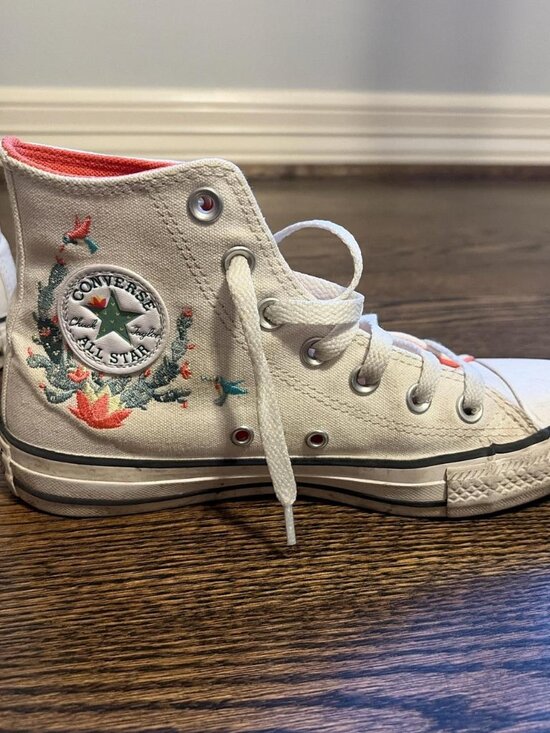 Converse - Picture 2 of 2
